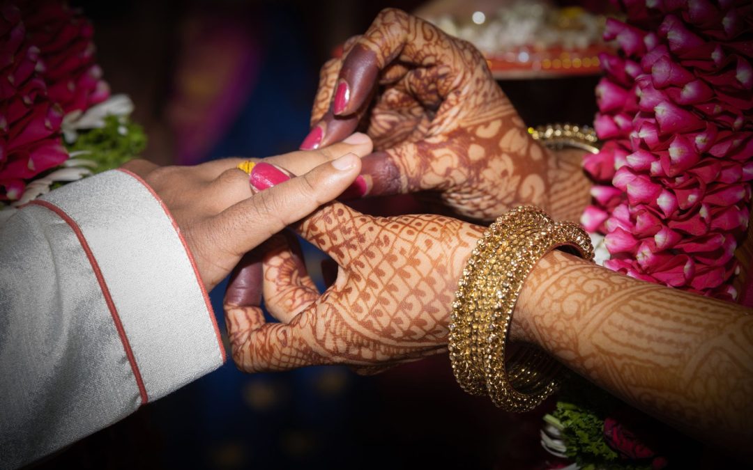 How to Plan a Beautiful Engagement Photoshoot in Surrey Gardens